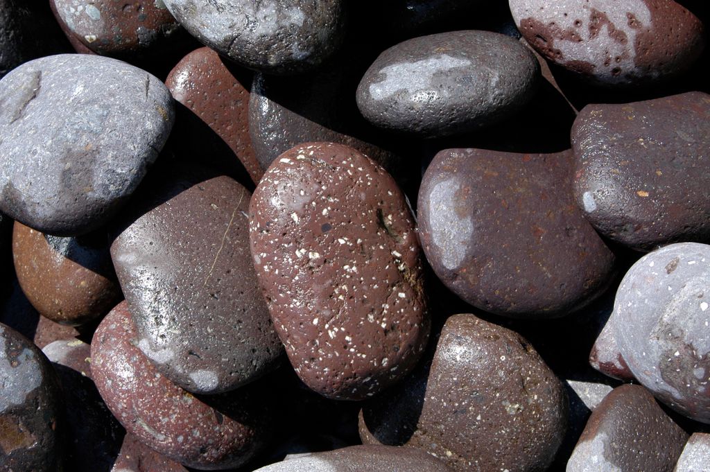 Granite Beach Pebbles Natural Red